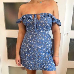 Floral summer mini dress 🦋